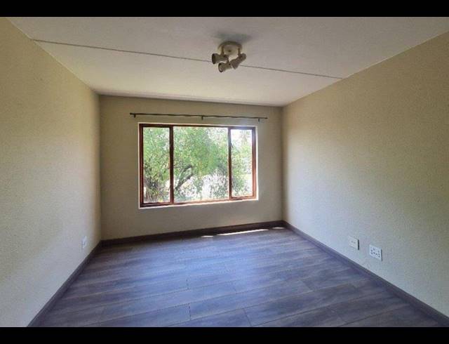 2 BEDROOM APARTMENT FOR SALE IN DOWERGLEN EXT 4